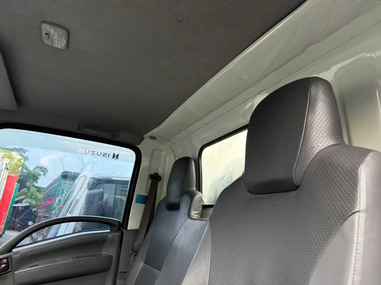 Isuzu QKR 270 thùng kín đời 2022 - ảnh thu nhỏ 9