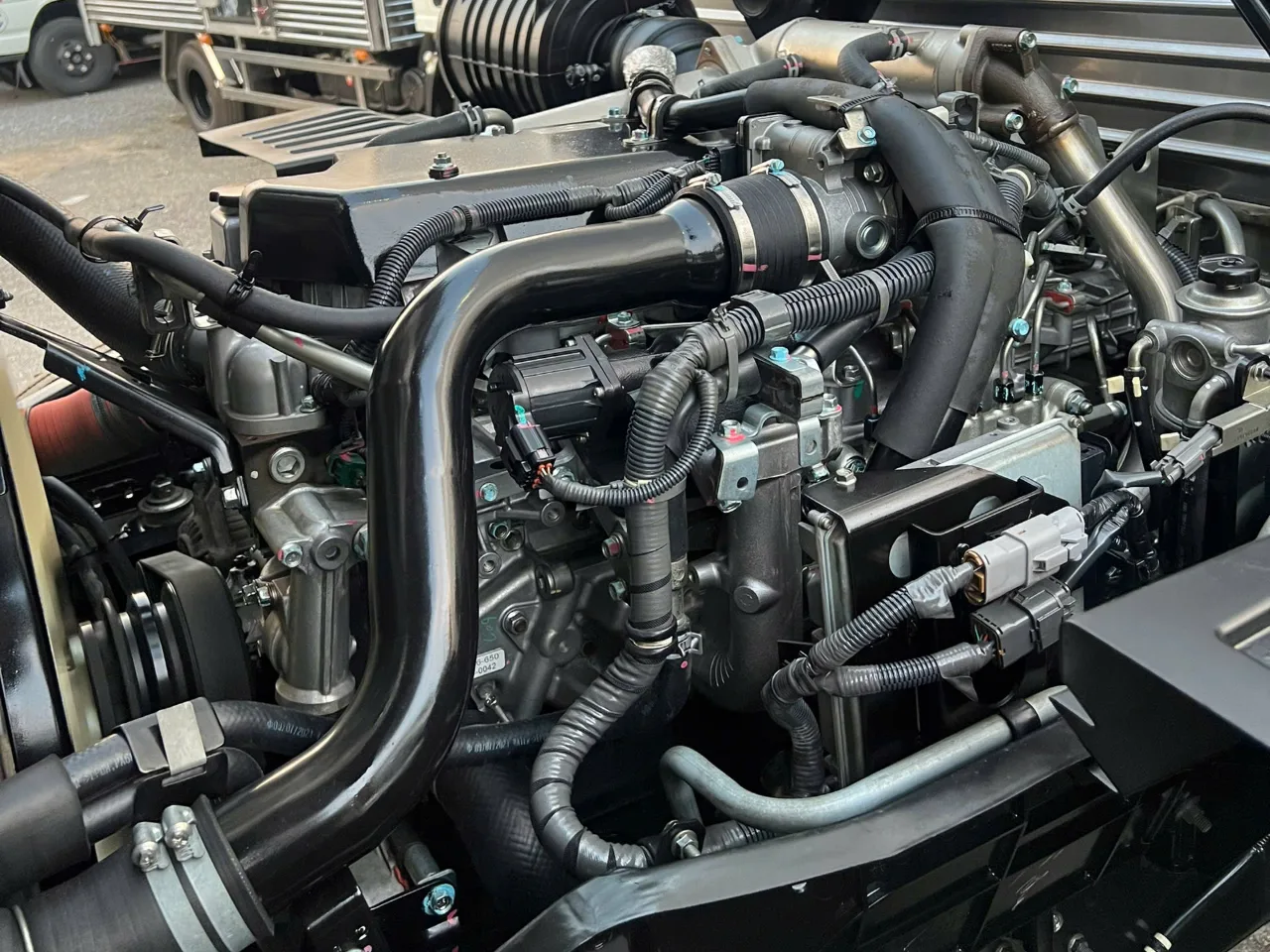 Isuzu FVR 900 thùng kín đời 2022 - ảnh 7