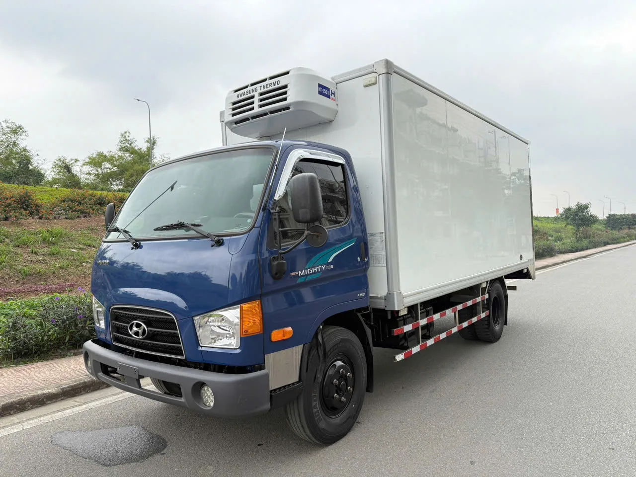 Hyundai New Mighty 110SP thùng kín đời 2023 - ảnh thu nhỏ 2
