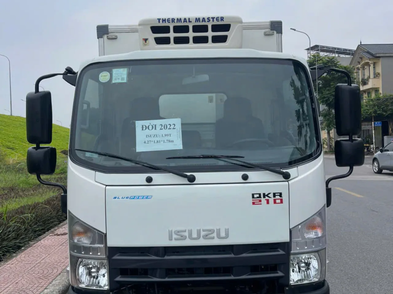 Isuzu QKR 210 thùng lạnh đời 2022 - ảnh 3