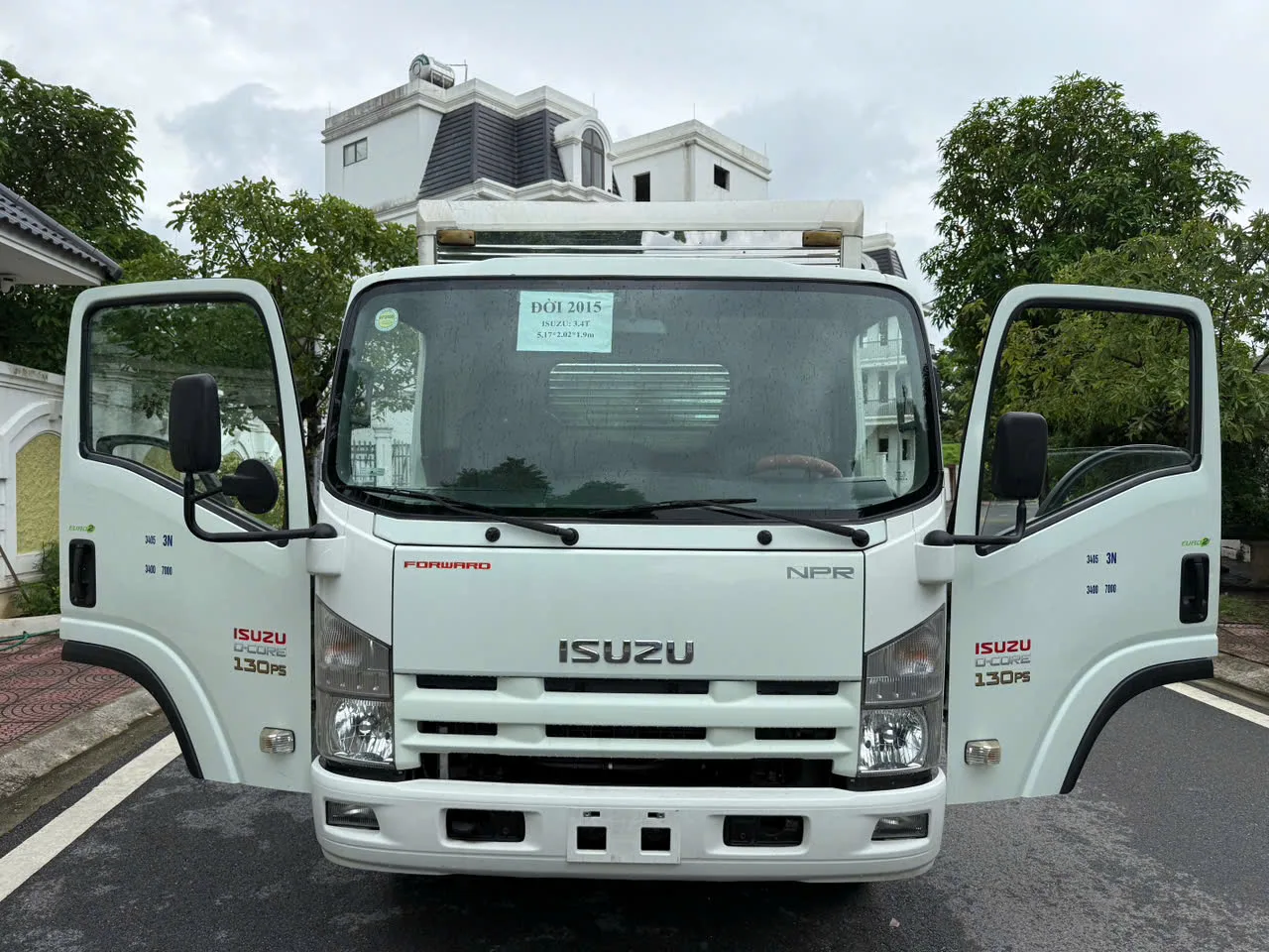 Isuzu NPR thùng kín đời 2015 - ảnh 2
