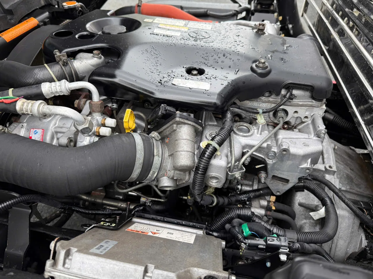 Isuzu NPR thùng kín đời 2015 - ảnh 11