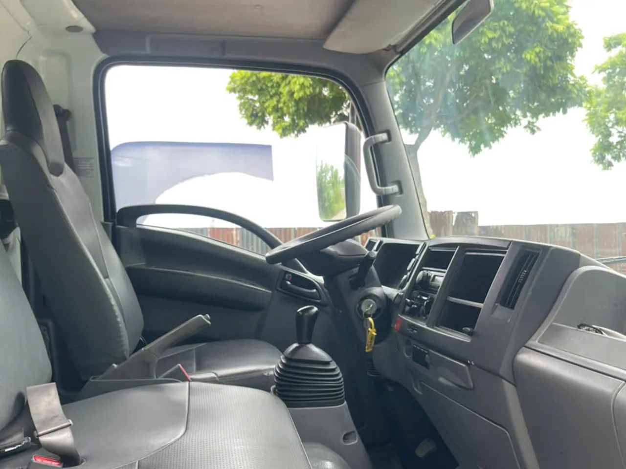 Isuzu QKR 210 thùng kín đời 2022 - ảnh thu nhỏ 13