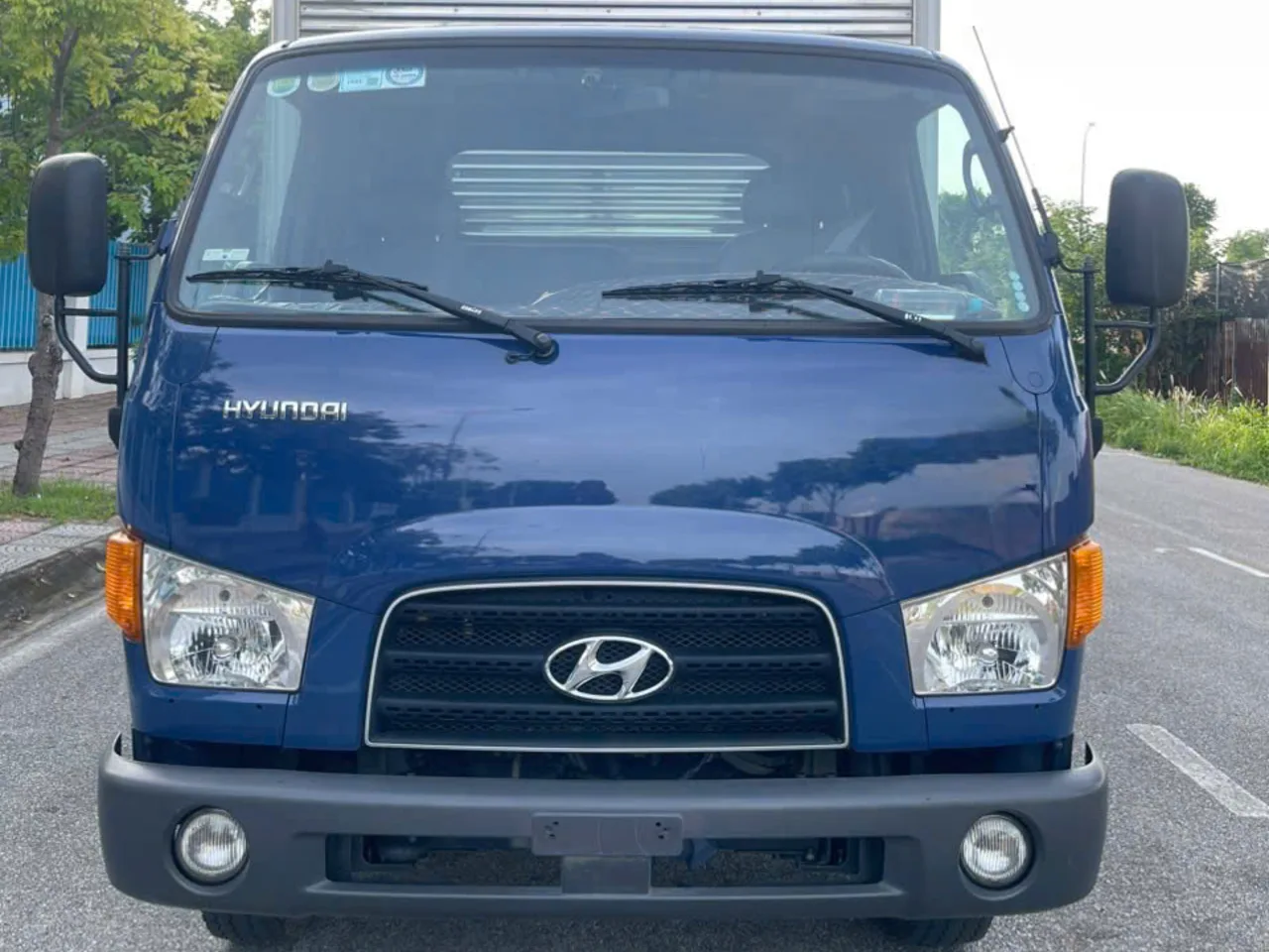 Hyundai NewMighty 110SL thùng kín đời 2024 - ảnh 2