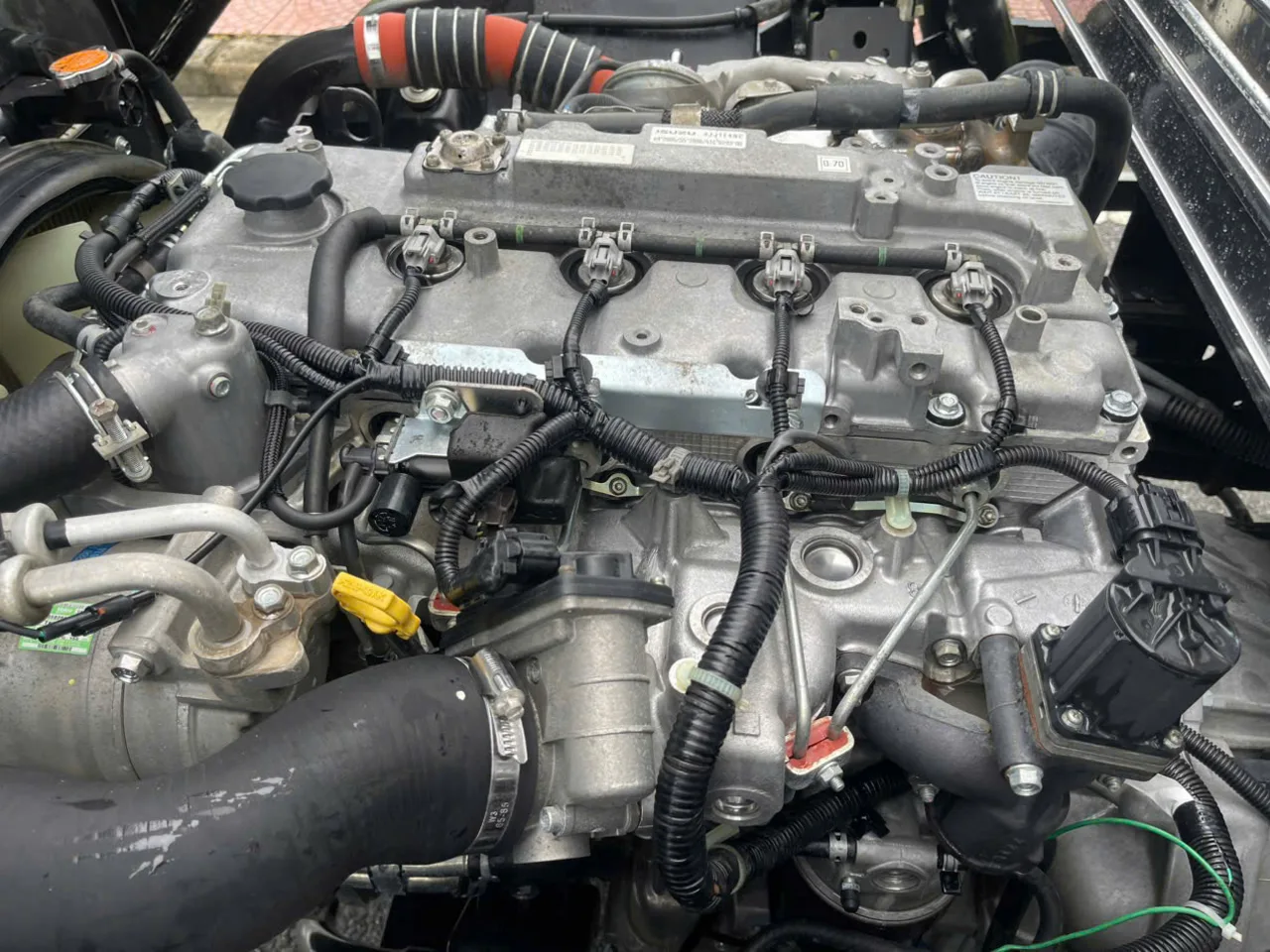 Isuzu NPR 400 thùng kín đời 2022 - ảnh 7