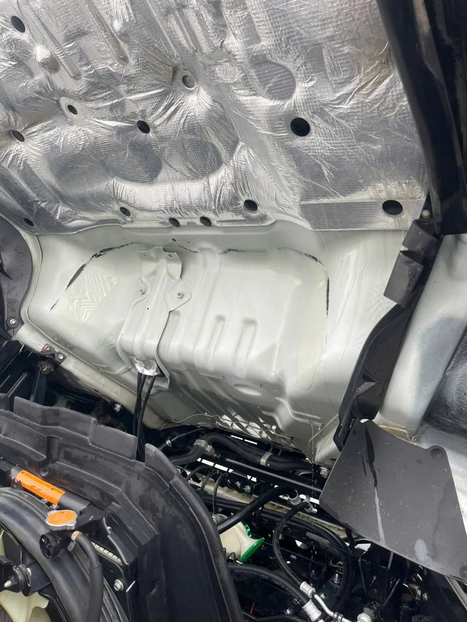 Isuzu NPR 400 thùng kín đời 2022 - ảnh 8