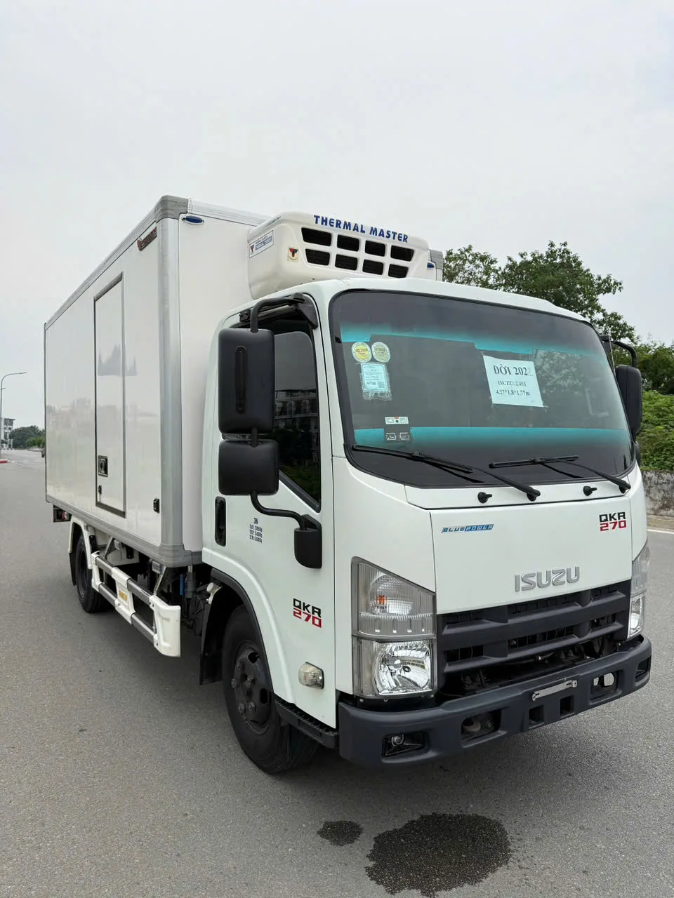 Isuzu QKR 270 thùng lạnh đời 2022