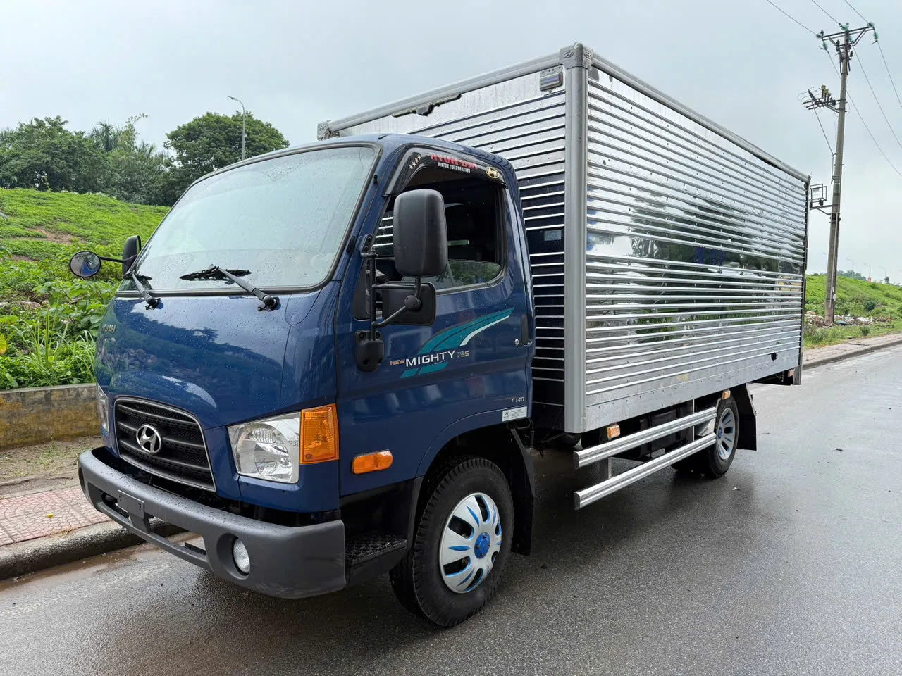Hyundai New Mighty 75S thùng kín đời 2024 - ảnh 3