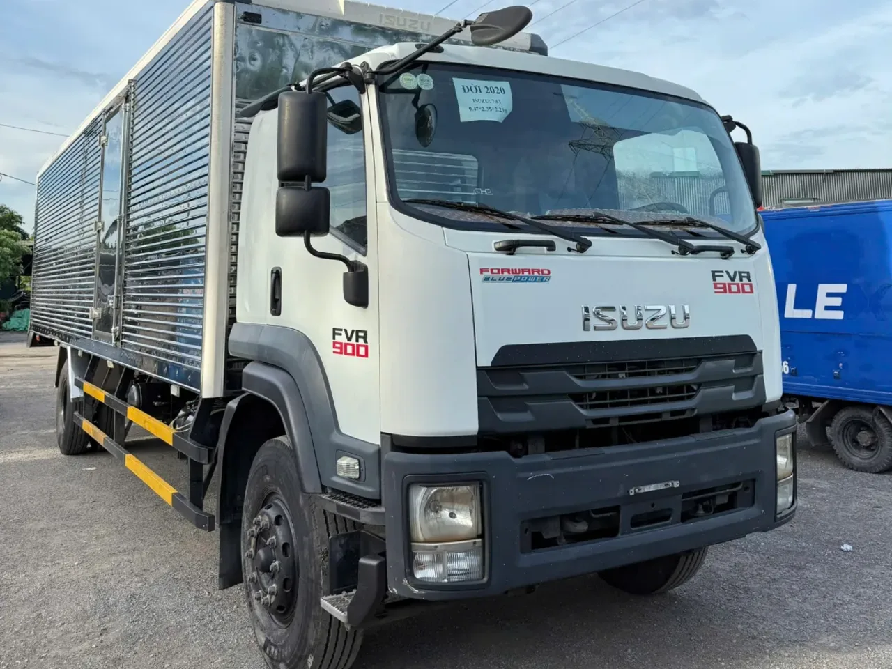 Isuzu FVR 900 thùng kín đời 2020