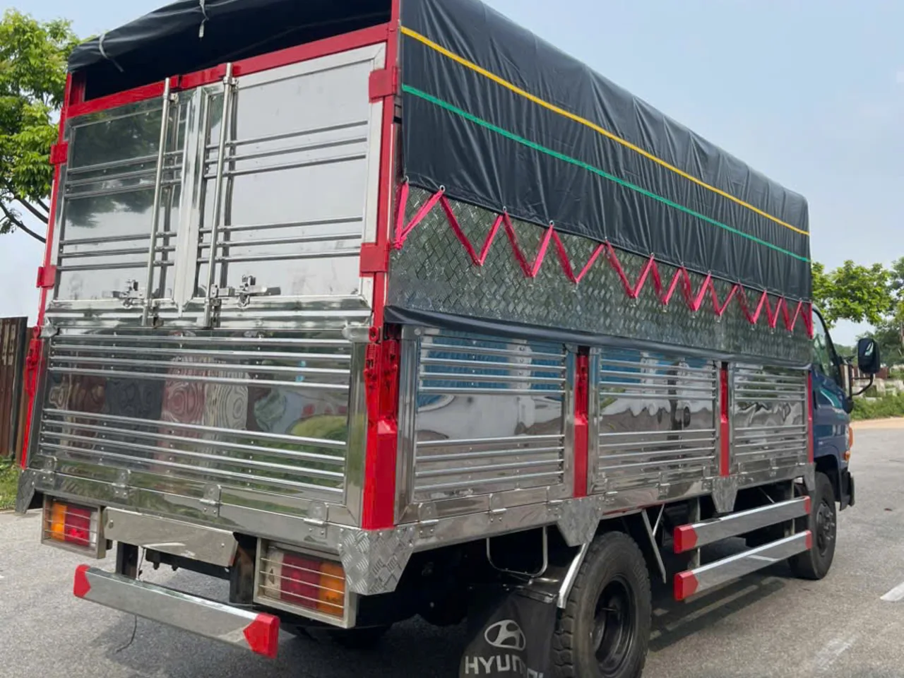 Hyundai 110S mui bạt đời 2022 - ảnh 4