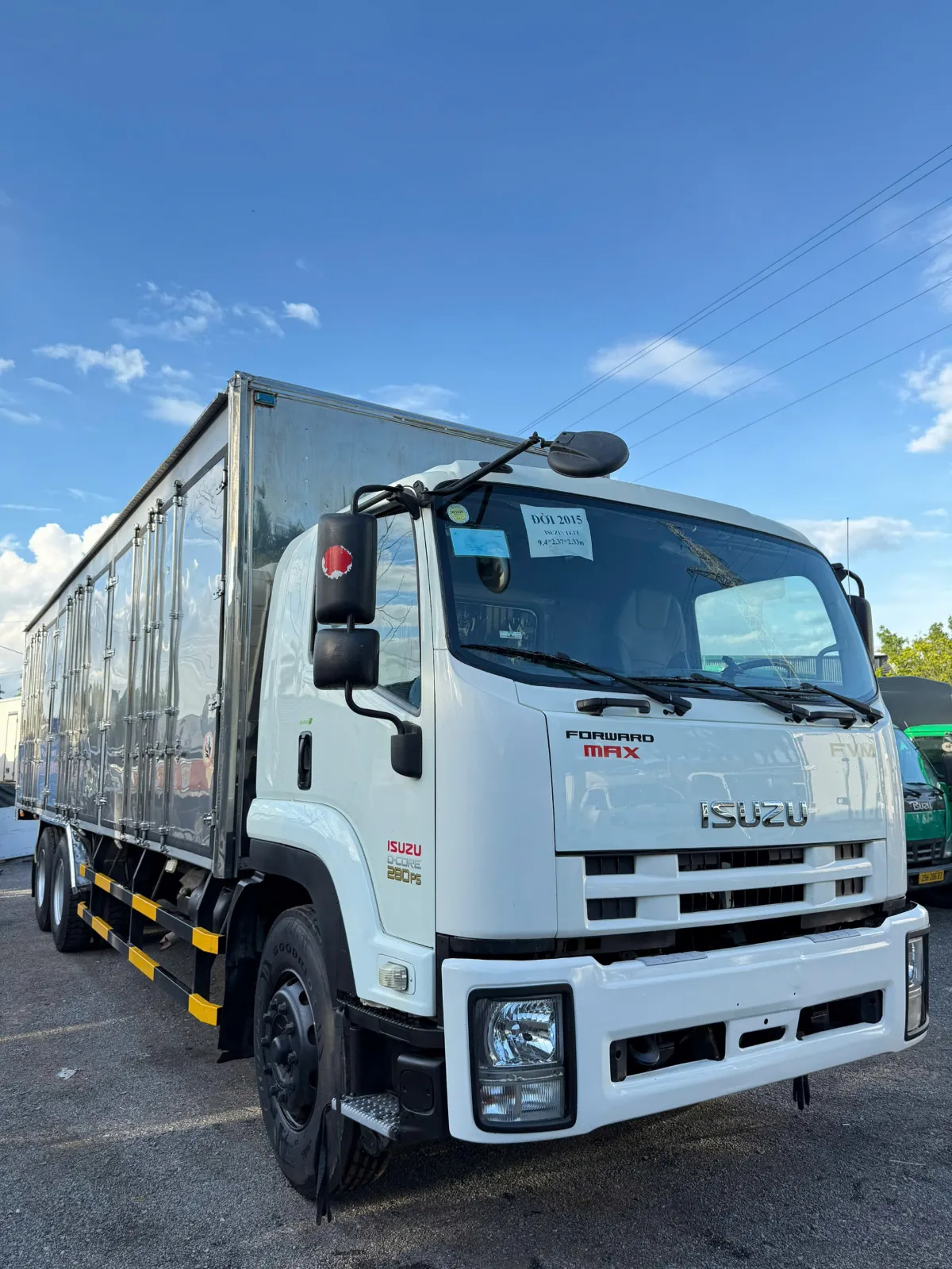 Isuzu FVM Thùng kín đang có tại bãi
