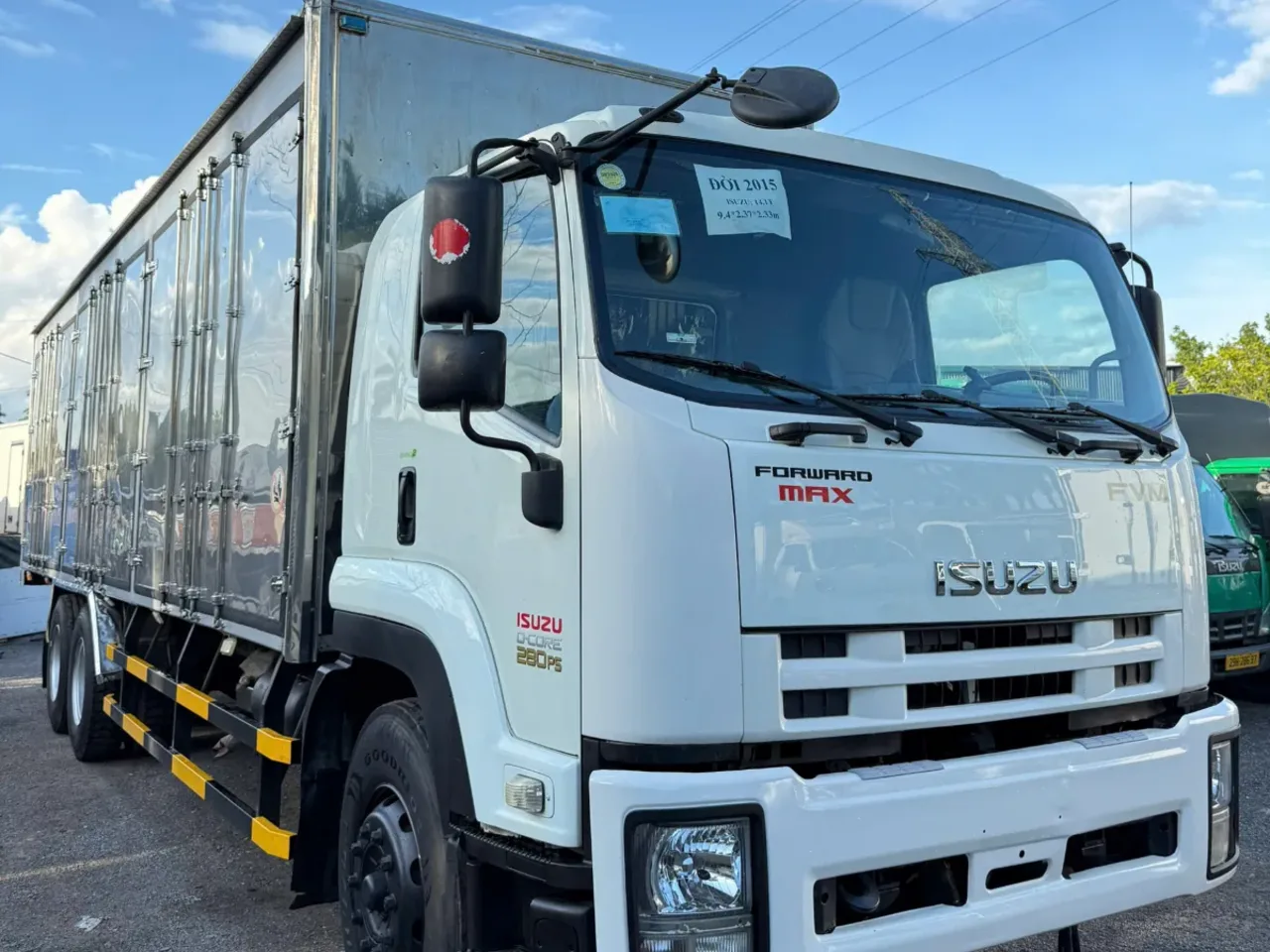 Isuzu FVM Thùng kín đang có tại bãi