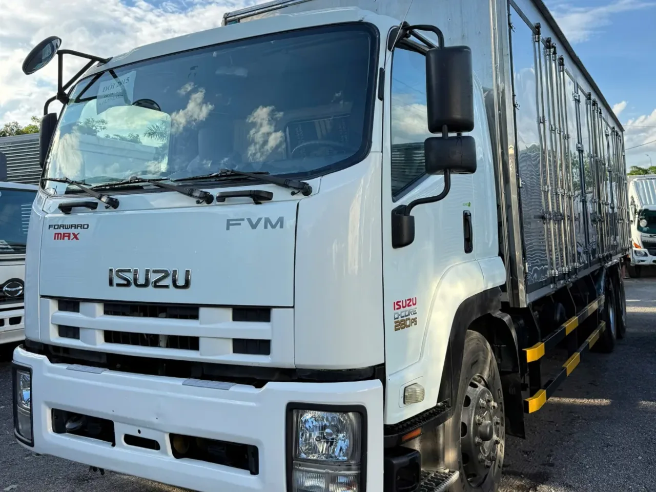 Isuzu FVM thùng kín đời 2015 - ảnh 2