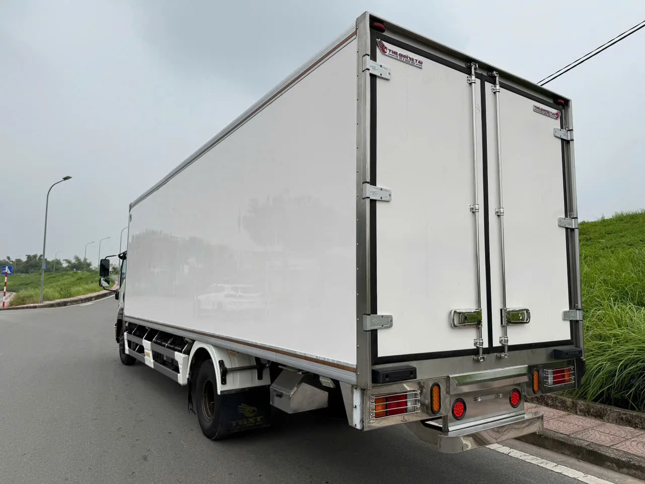 Isuzu FRR 650 thùng lạnh đời 2025 - ảnh 4