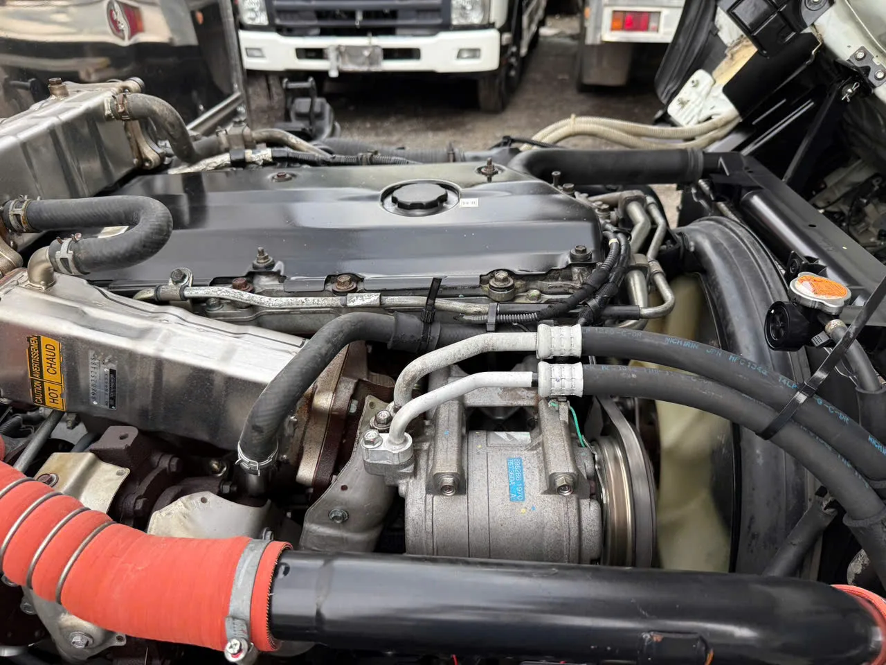 Isuzu NQR 550 thùng kín đời 2019 - ảnh thu nhỏ 7