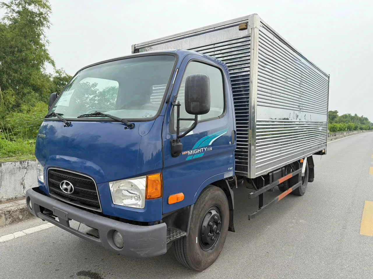 Hyundai New Mighty 110S thùng kín đời 2018 - ảnh thu nhỏ 2